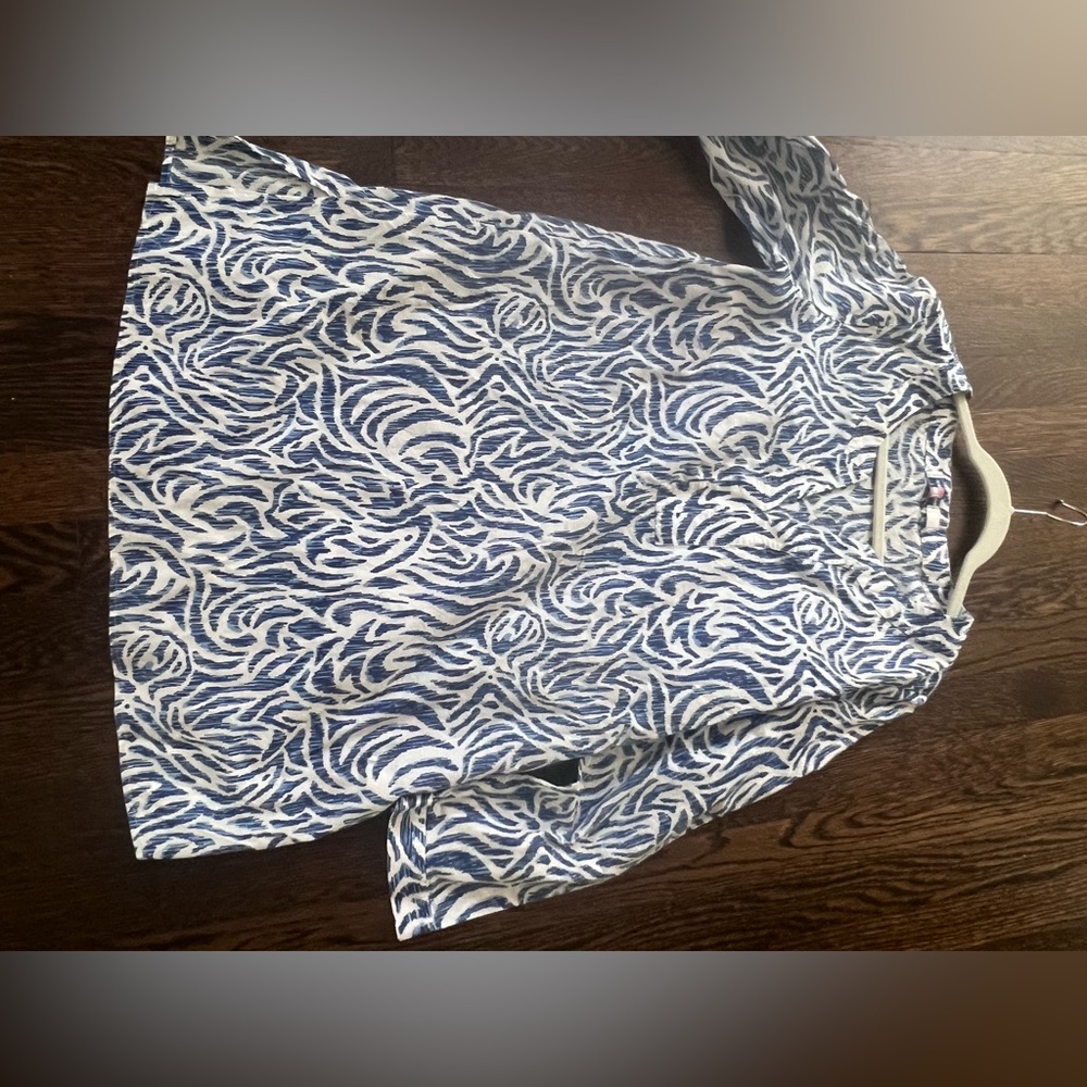 vineyard Vines coverup. size l. blue and white. perfect condition - Picture 3 of 4